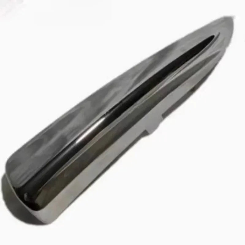 9805011580 9805011680 Fit for Citroen DS5 front bumper decorative strip Silver decorative strip on the front bumper Main image