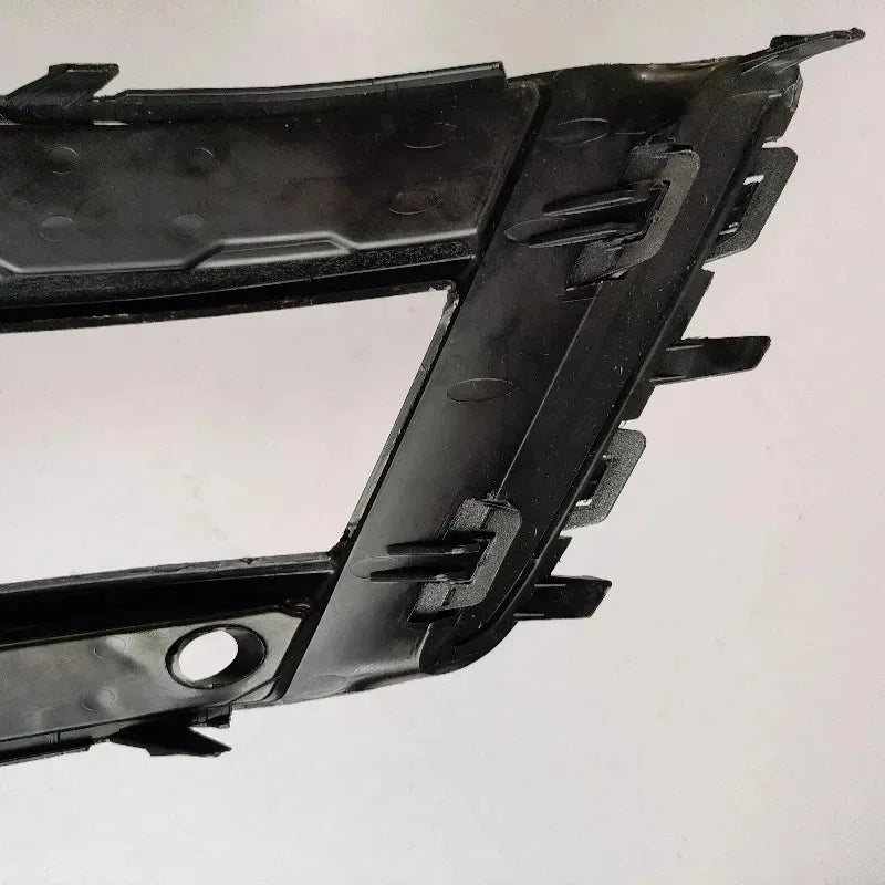 8XA807647A1RR 8XA807648A1RR Car fog light frame front bumper fog light for Audi  A1 Sline S-line Sport 2016-2018 Secondary image