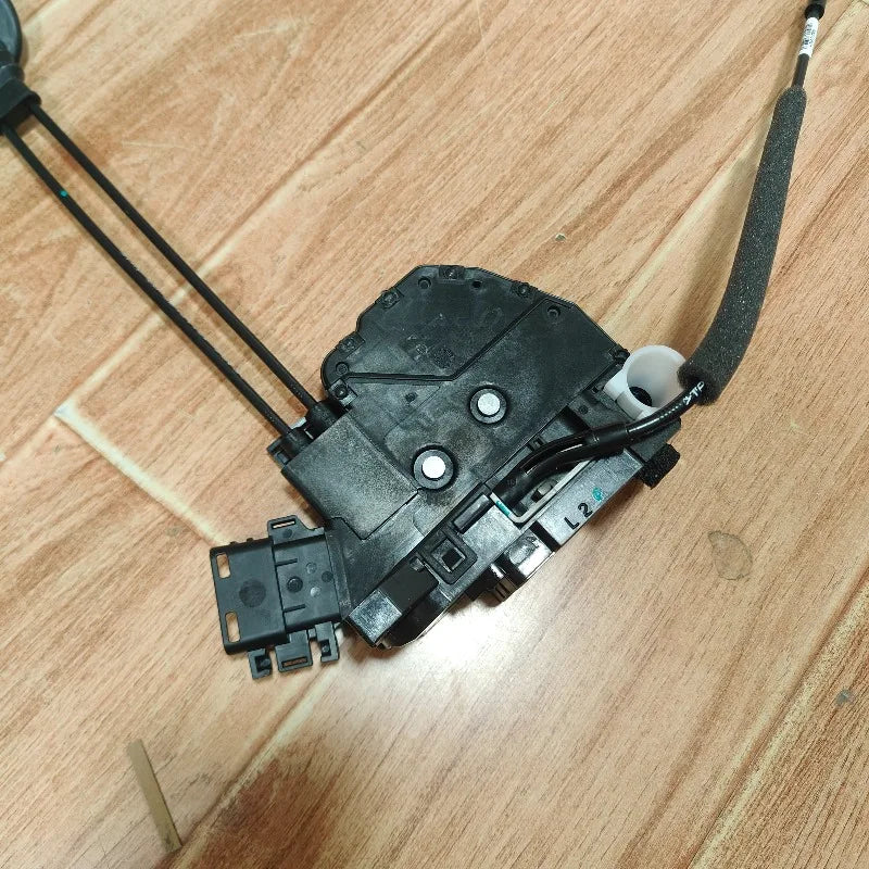 805030013R Front door lock suitable for Renault Fluence Koleos mechanism door lock block door lock motor 805020013R 825030010R Secondary image