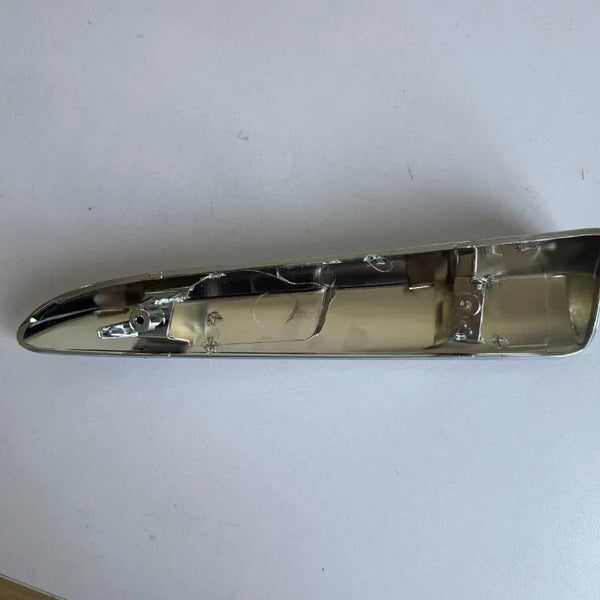 9805011580 9805011680 Fit for Citroen DS5 front bumper decorative strip Silver decorative strip on the front bumper