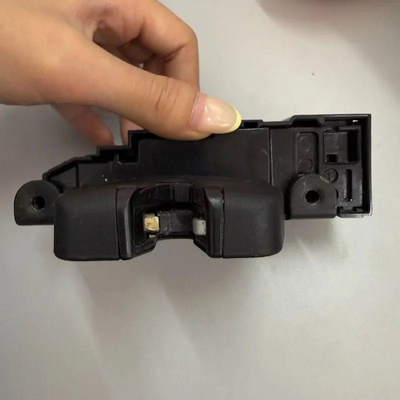 8719G6 Suitable for Peugeot 308CC trunk lock trunk lock