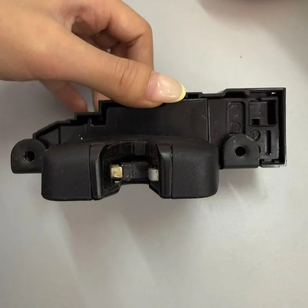 8719G6 Suitable for Peugeot 308CC trunk lock trunk lock