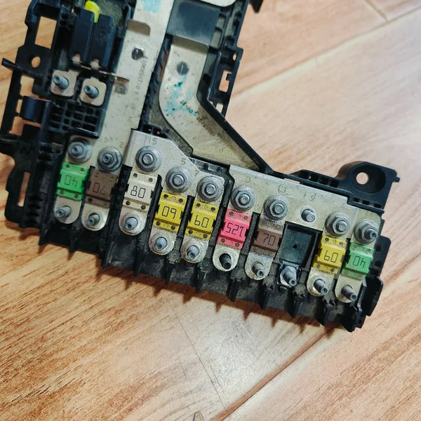 9805119280 9666817380 Fit for Peugeot 508 for Citroen C4L C5 Second hand used Genuine Fuse Box BPGA Battery Module